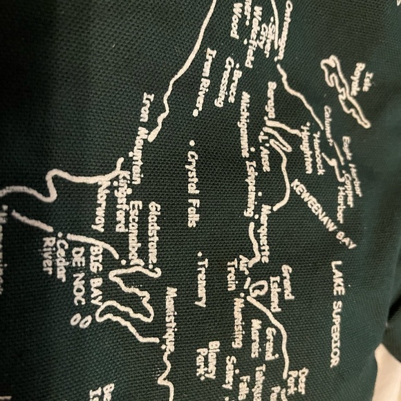 COPY - The Professional Michigan Oven Mitt - Picture 6 of 6